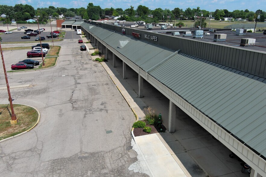 More Photos Of 415-659 S Breiel Blvd, Middletown Storefront For Sale