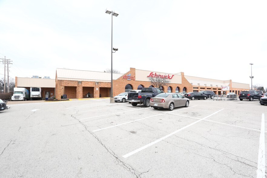 Primary Photo Of 1553 Sierra Vista Plz, Saint Louis Unknown For Lease