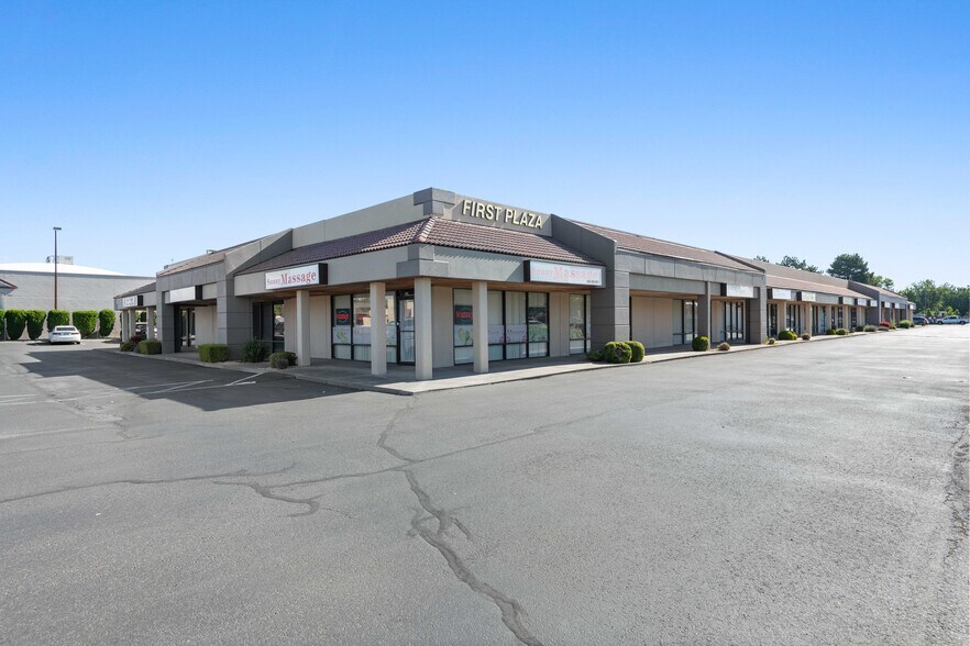 More Photos Of 100 N Morain St, Kennewick General Retail For Lease