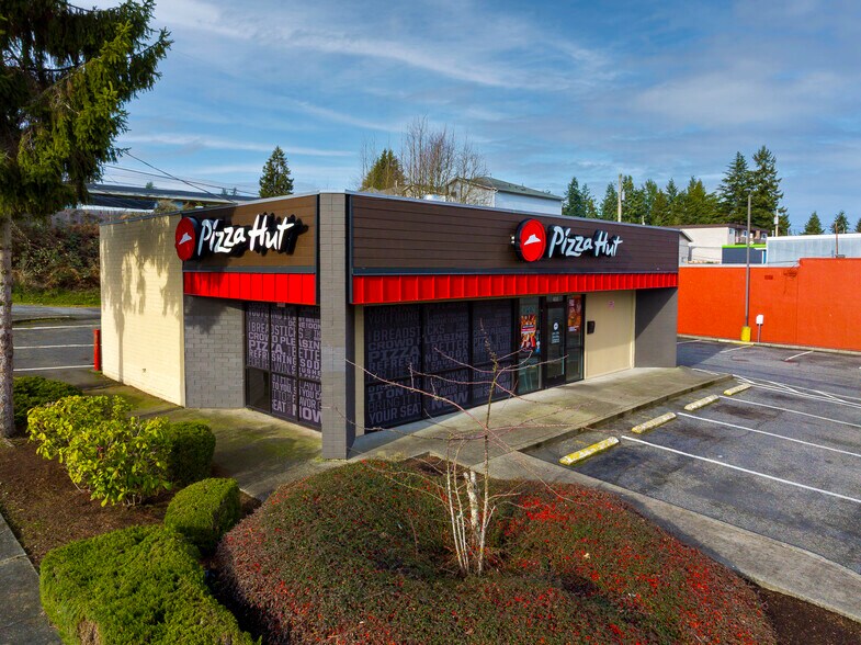 Primary Photo Of 4830 Evergreen Way, Everett Fast Food For Sale