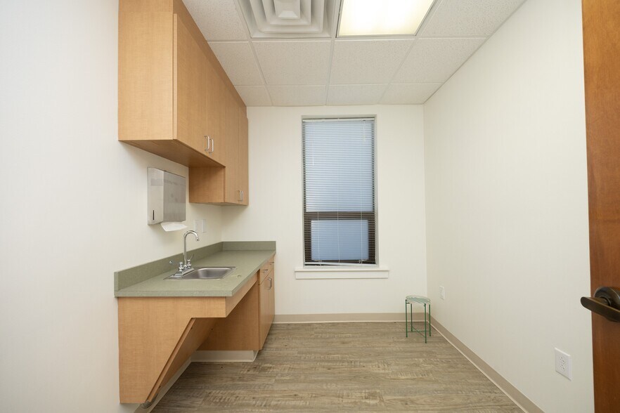 More Photos Of 2610 New Bern Ave, Raleigh Medical For Lease