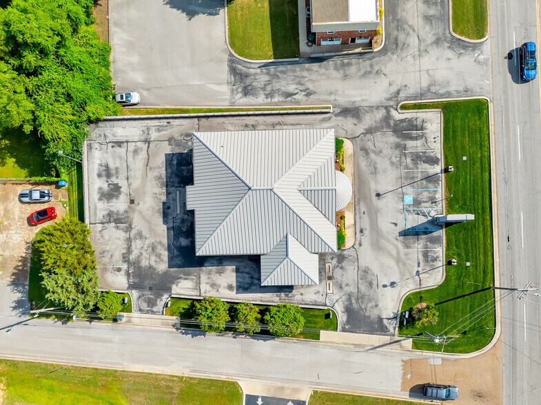 More Photos Of 4712 Hixson Pike, Hixson Bank For Sale
