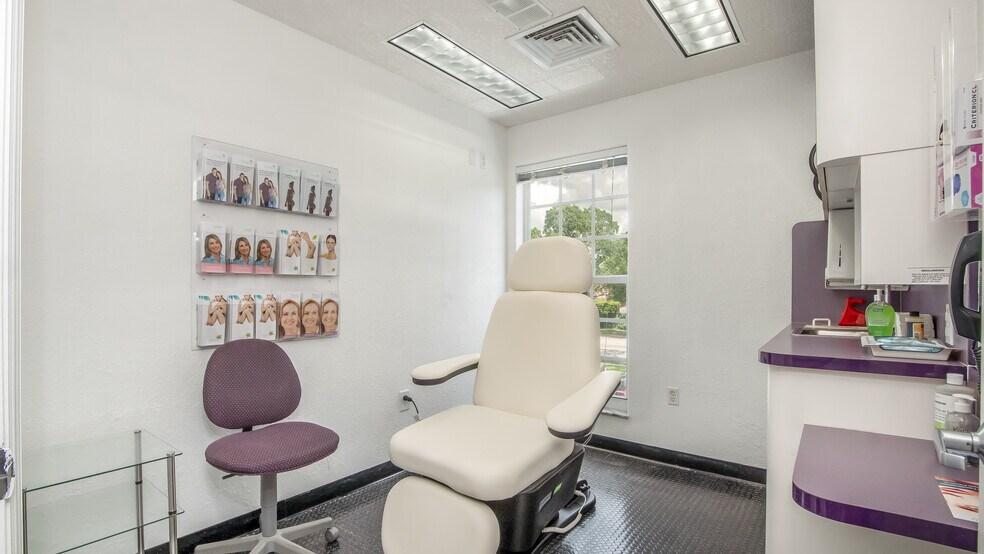 More Photos Of 7777 N University Dr, Tamarac Medical For Sale