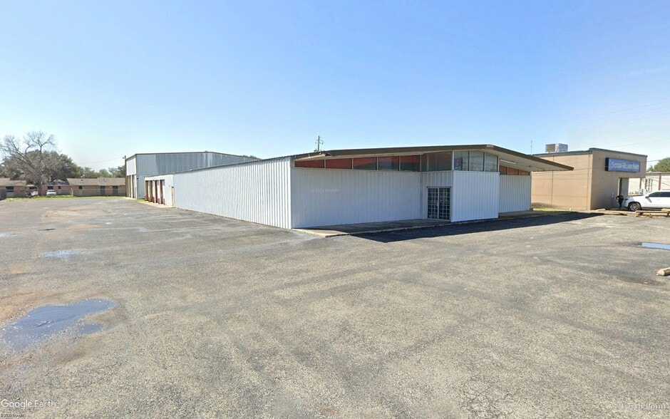 Primary Photo Of 803 E Mockingbird Ln, Victoria Industrial For Lease