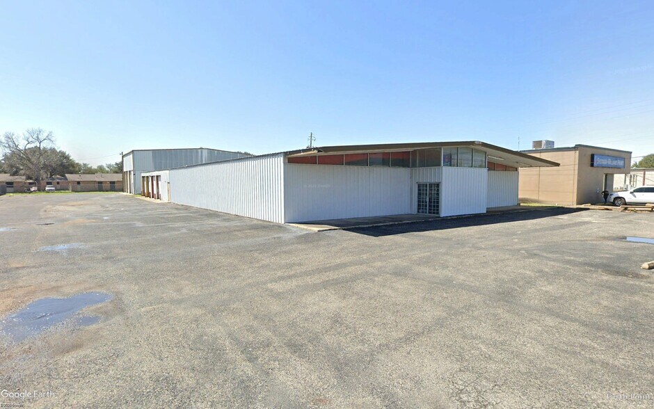 Primary Photo Of 803 E Mockingbird Ln, Victoria Industrial For Lease