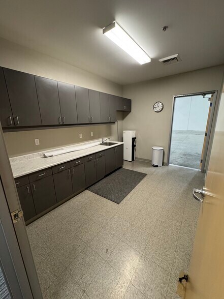 More Photos Of 1850 Rustin Ave, Riverside Warehouse For Lease