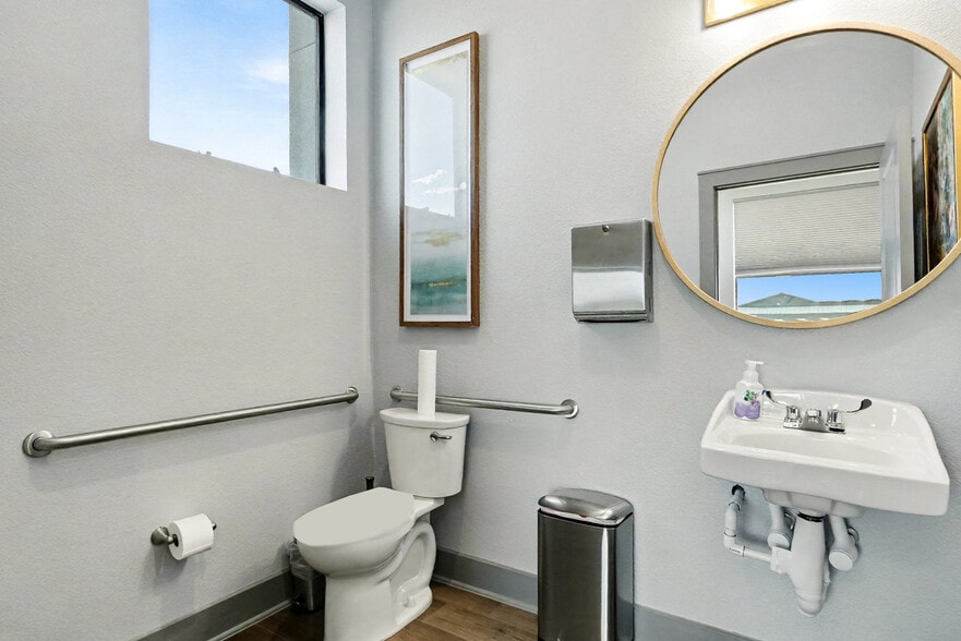 More Photos Of 205 Bella Katy Dr, Katy Medical For Lease