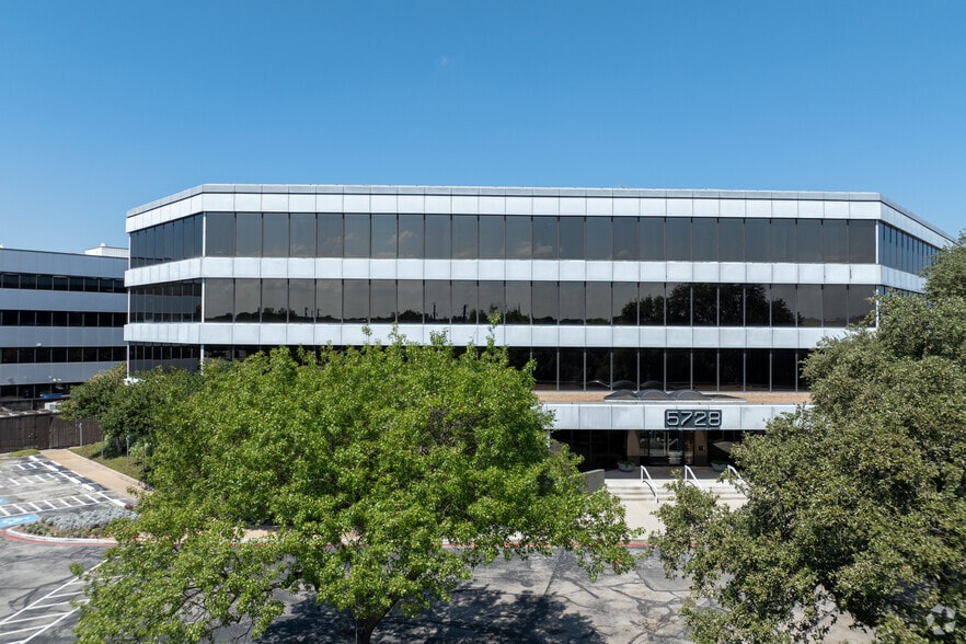 More Photos Of 5728 Lyndon B Johnson Fwy, Dallas Office For Lease