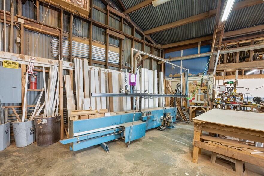 More Photos Of 8401 Baldwin St, Oakland Warehouse For Sale