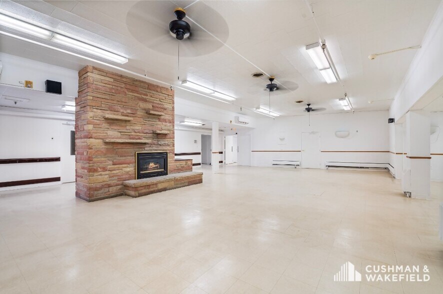 More Photos Of 323 W 9th Ave, Yuma Assisted Living For Sale