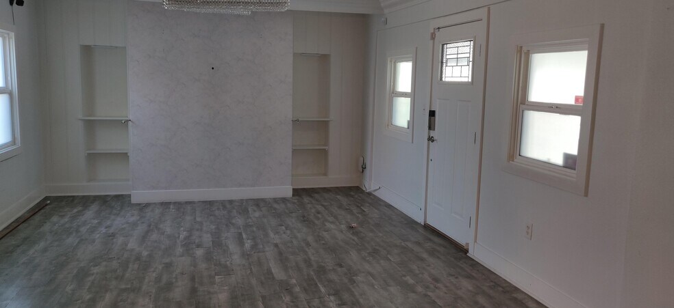 More Photos Of 514 E Bonneville Ave, Las Vegas Freestanding For Lease