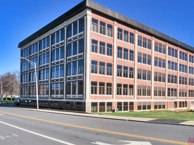 Primary Photo Of 10 Main St, Bristol Office For Lease