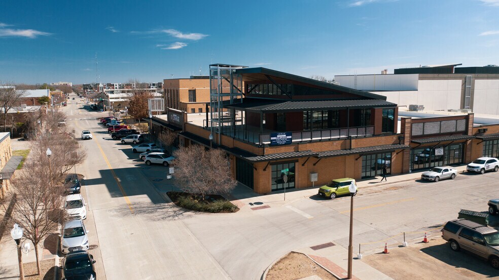 Primary Photo Of 314 E Hickory St, Denton Freestanding For Lease