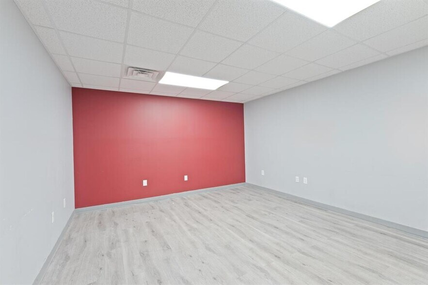 More Photos Of 430-432 Broadway, Bayonne Storefront For Lease