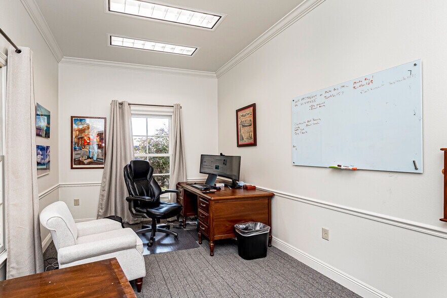 More Photos Of 4603 Bluebonnet Blvd, Baton Rouge Office For Sale