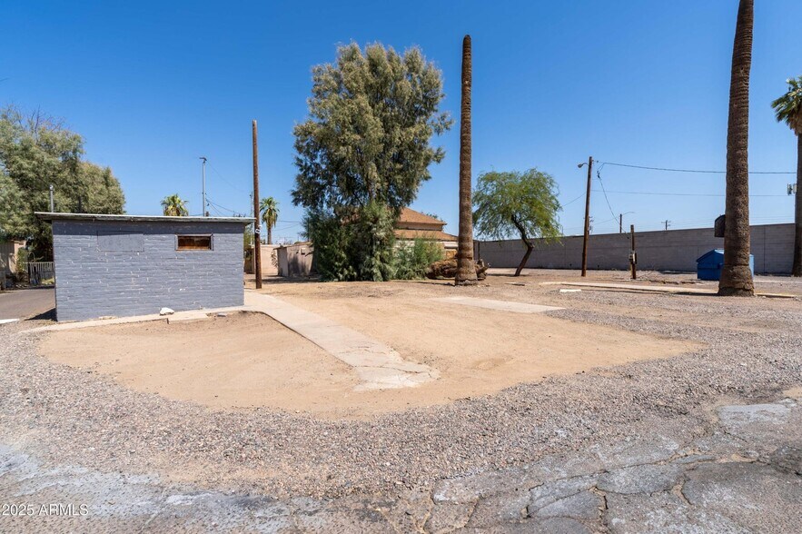 More Photos Of 2735 W Van Buren St, Phoenix Service For Sale