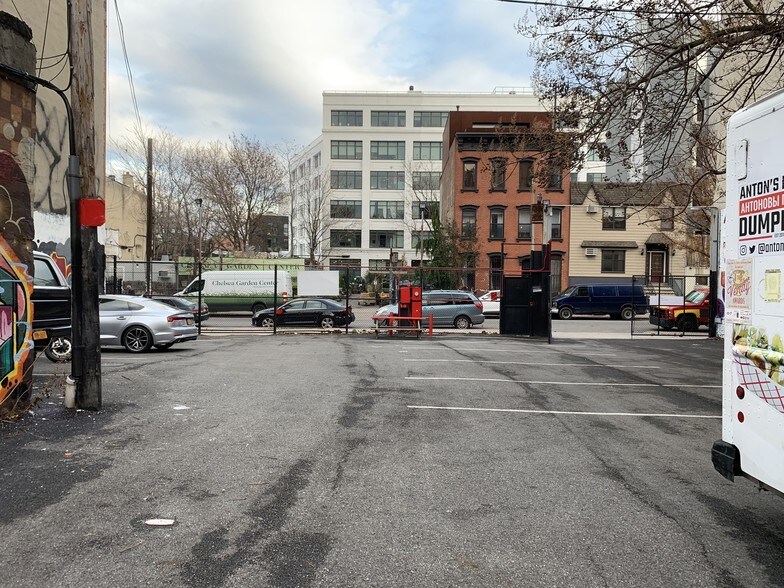More Photos Of 90 Havemeyer St, Brooklyn Land For Lease