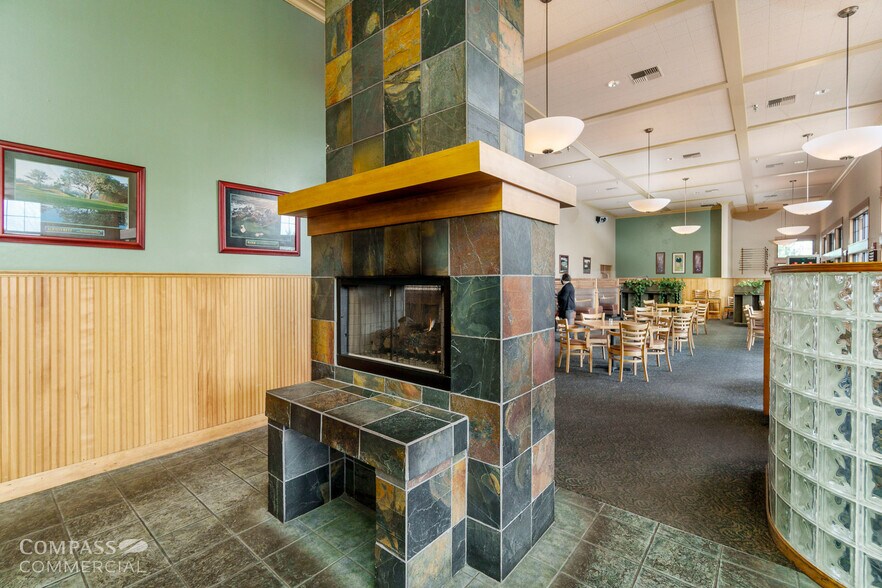 More Photos Of 7535 Falcon Crest Dr, Redmond Restaurant For Sale