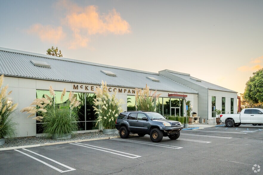 More Photos Of 3185-3189 Pullman St, Costa Mesa Office For Sale