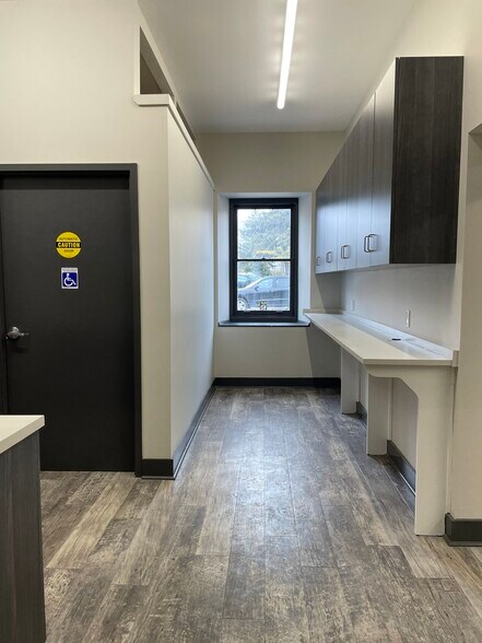 More Photos Of 119 Barrack St, Kingston Office For Lease