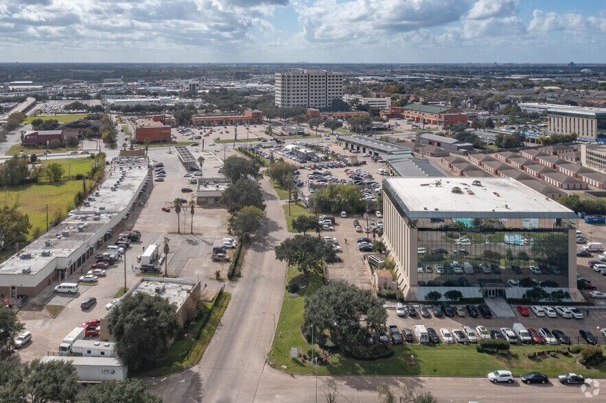 More Photos Of 9888 Bissonnet St, Houston Medical For Lease