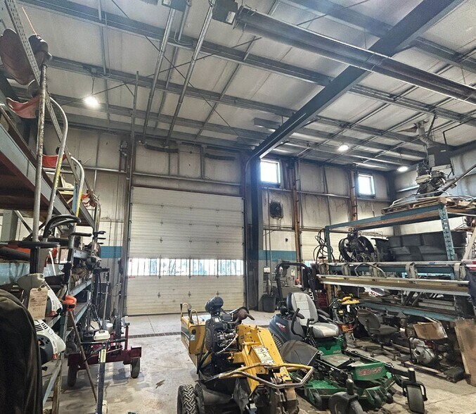 More Photos Of 1154 Wilson St W, Hamilton Warehouse For Lease