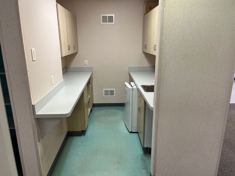 More Photos Of 42 Locust Ave, Wallington Medical For Lease