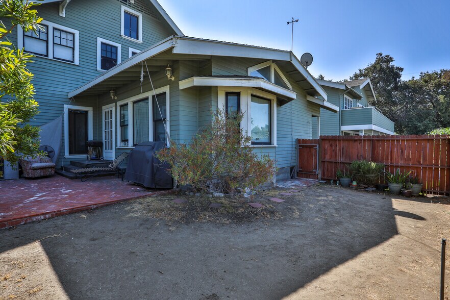 More Photos Of 306 E Foothill Blvd, Glendora Apartments For Sale