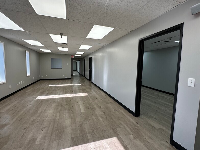 More Photos Of 11530 Stephens Rd, Warren Warehouse For Lease