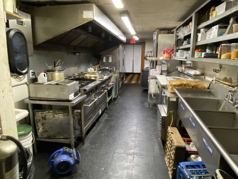 More Photos Of 1020 Washington Pike, Bridgeville Bar For Lease