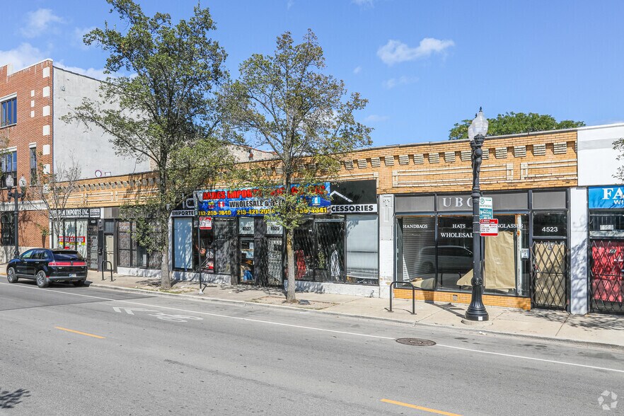 More Photos Of 4525-4531 N Clark St, Chicago Storefront For Sale