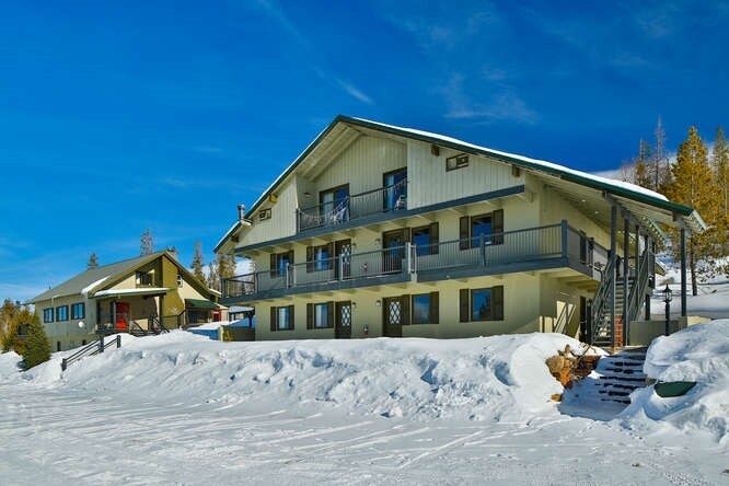 Primary Photo Of 425 County Road 5001, Fraser Hotel For Sale