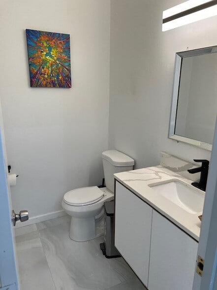 More Photos Of 6400 Westpark Dr, Houston General Retail For Lease