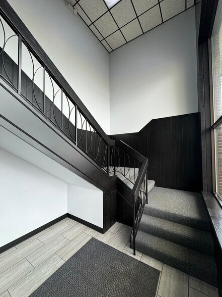 More Photos Of 8396 Mississippi St, Merrillville Office Residential For Lease