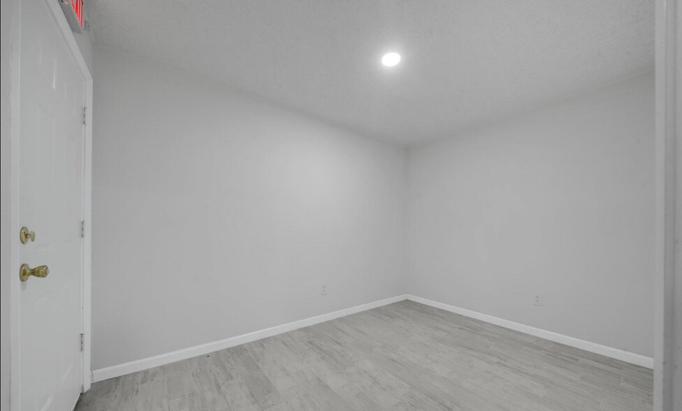 More Photos Of 522 Highway 3, La Marque Office For Lease