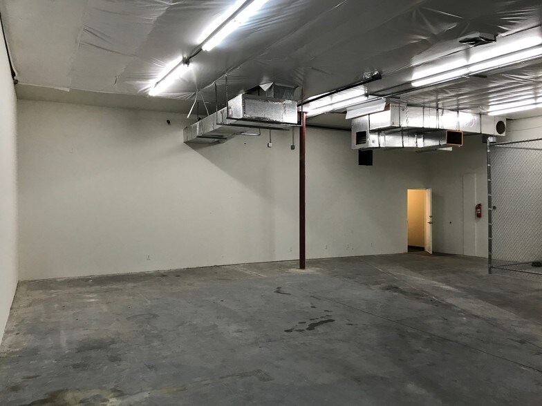 More Photos Of 2712 S 3600 W, Salt Lake City Showroom For Lease