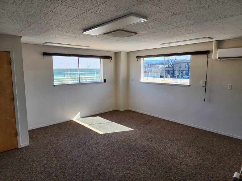 More Photos Of 517 Evans Ave, Reno Warehouse For Lease