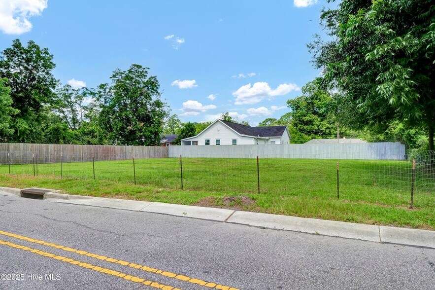 More Photos Of 109 Clay St, Wilmington Land For Sale