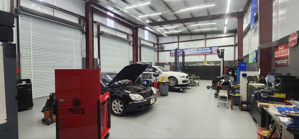 More Photos Of 870 Glenn Bridge Rd, Arden Auto Repair For Sale