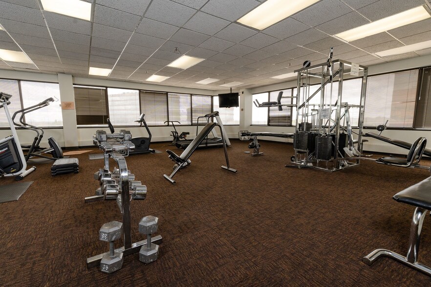 More Photos Of 7666 E 61st St, Tulsa Office For Sale