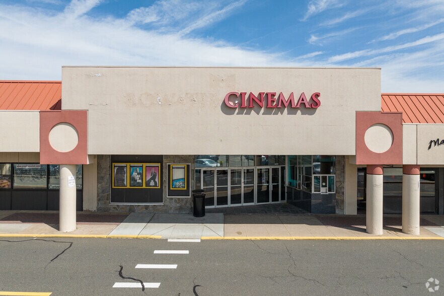 More Photos Of 1210 Hamburg Tpke, Wayne Unknown For Lease