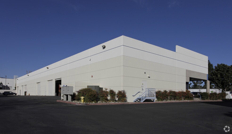 More Photos Of 720 S Milliken Ave, Ontario Warehouse For Lease