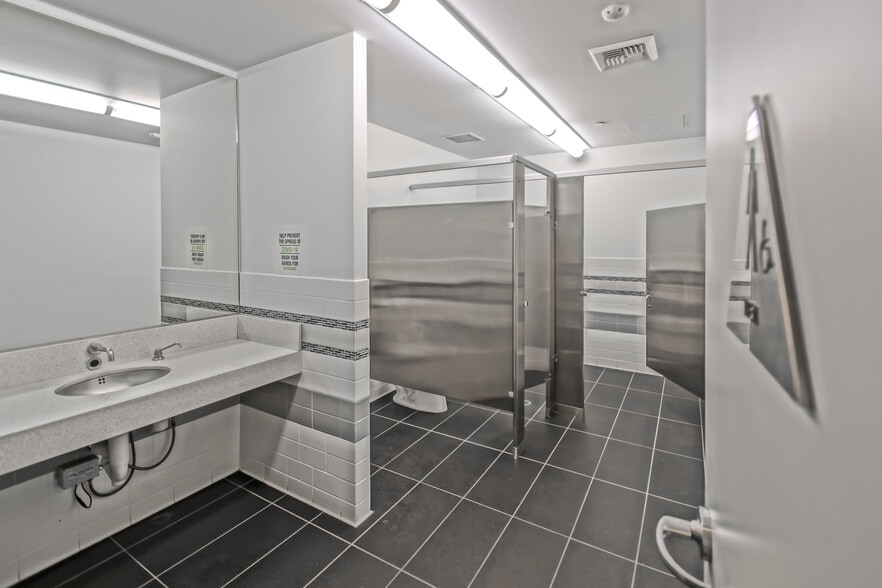 More Photos Of 887-889 N Douglas St, El Segundo Loft Creative Space For Lease