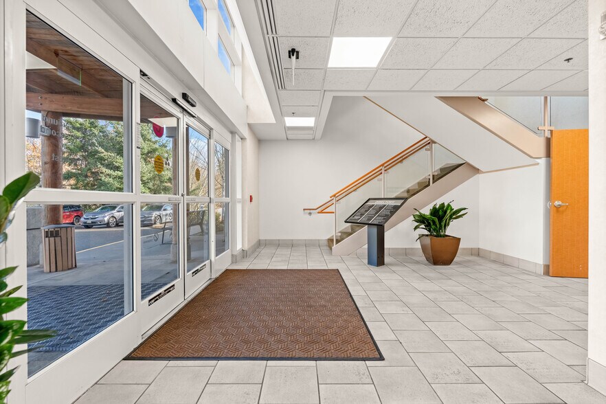 More Photos Of 16069-16233 Sylvester Rd SW, Burien Office For Lease