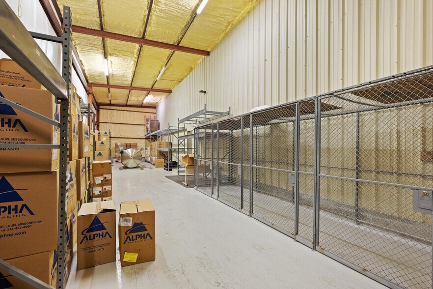 More Photos Of 16255 Aviation Loop Dr, Brooksville Manufacturing For Lease