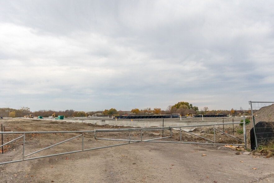 More Photos Of 1900 Boundary Rd, Whitby Manufacturing For Lease