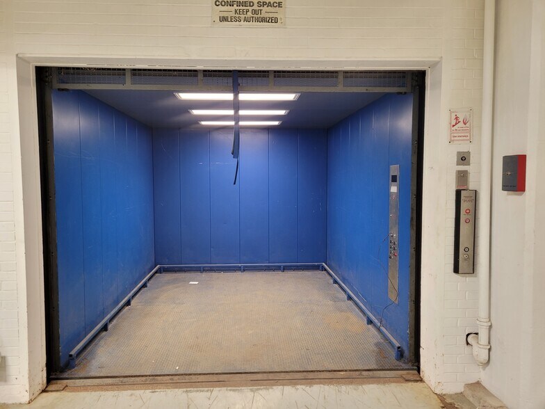 More Photos Of 101 N Washington St, Hanover Warehouse For Sale