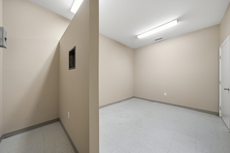 More Photos Of 401 W Interlake Blvd, Lake Placid Office For Sale