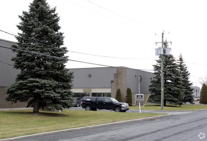 More Photos Of 3555 Rue Isabelle, Brossard Warehouse For Lease