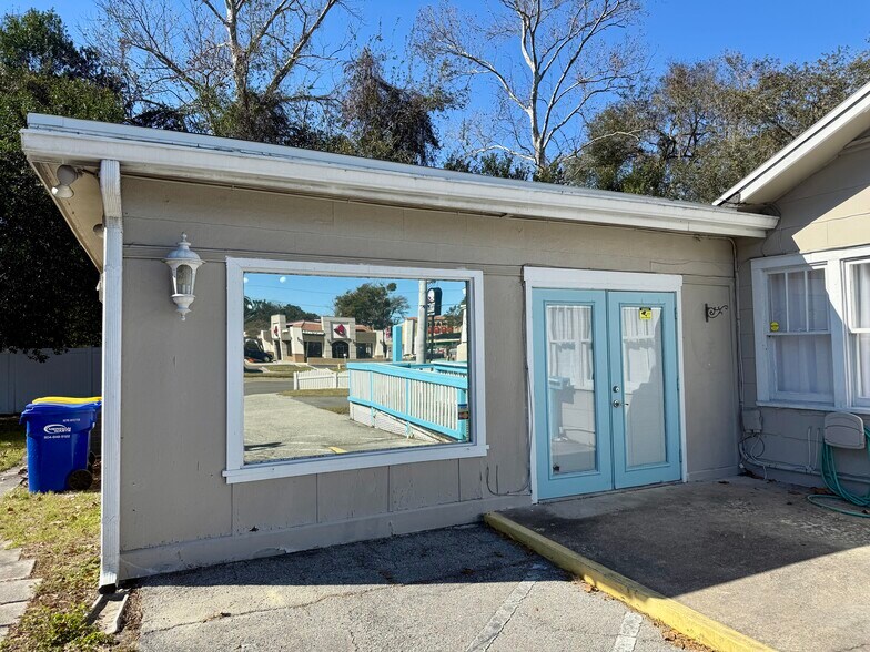 More Photos Of 1853 S 8th St, Amelia Island Freestanding For Lease